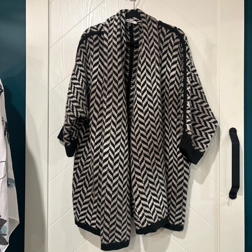 DKNYC Oversized Black/White Chevron/ Knit Cardigan Sweater (M)Chic/ CozyGirl/Lux - Picture 2 of 5